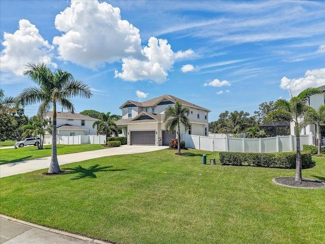 2194 FAIRWAY AVENUE S, St Petersburg, FL 33712