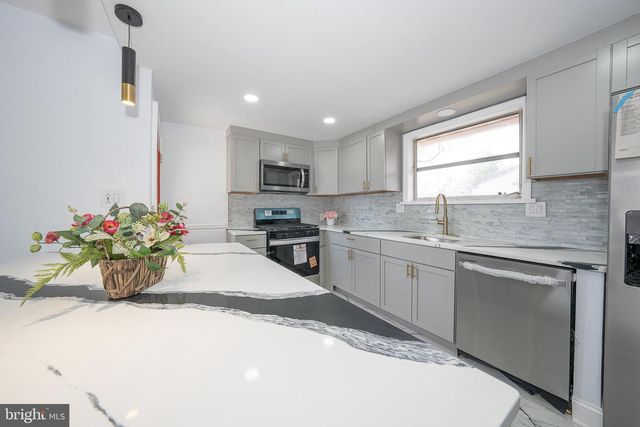 828 MASON AVE, Drexel Hill, PA 19026