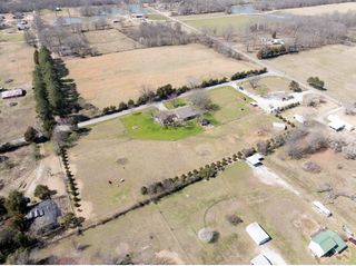 98 Breeden Rd, New Johnsonville, TN 37134