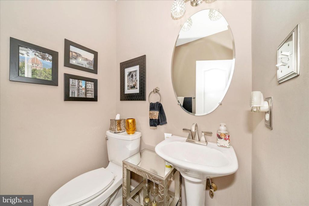 Image 41 of property listing at 9607 GREENEL RD, Damascus, MD 20872