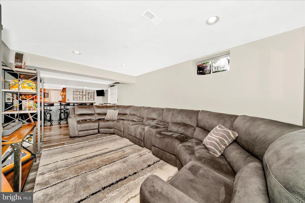 Image 70 of property listing at 9607 GREENEL RD, Damascus, MD 20872