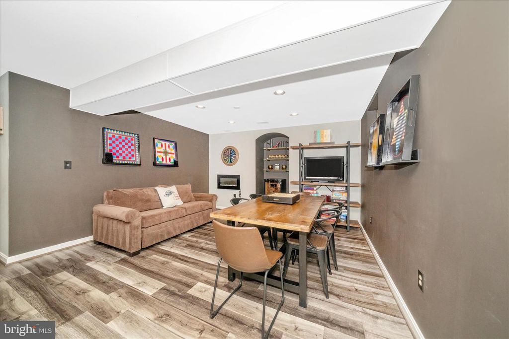 Image 75 of property listing at 9607 GREENEL RD, Damascus, MD 20872