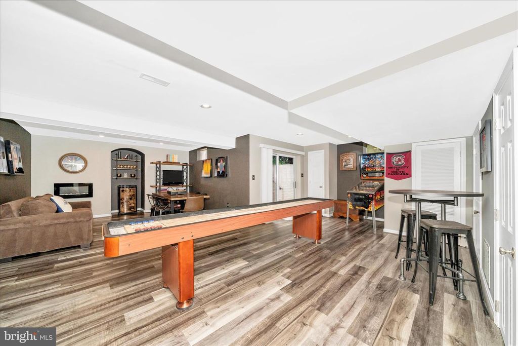 Image 77 of property listing at 9607 GREENEL RD, Damascus, MD 20872