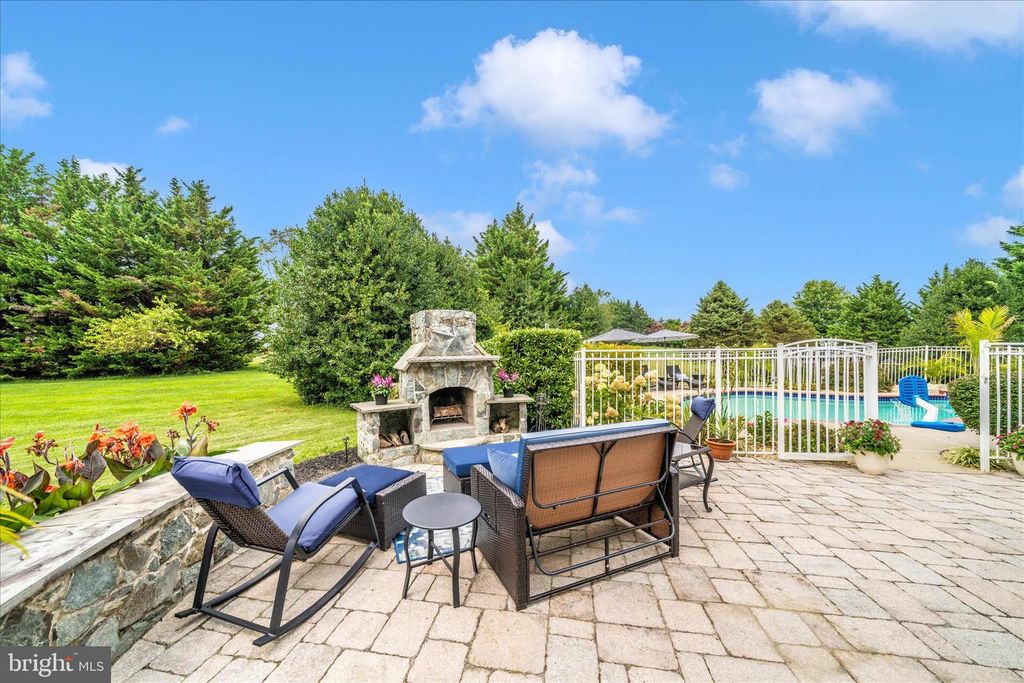 Image 80 of property listing at 9607 GREENEL RD, Damascus, MD 20872