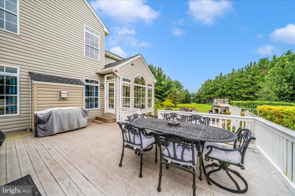 Image 90 of property listing at 9607 GREENEL RD, Damascus, MD 20872