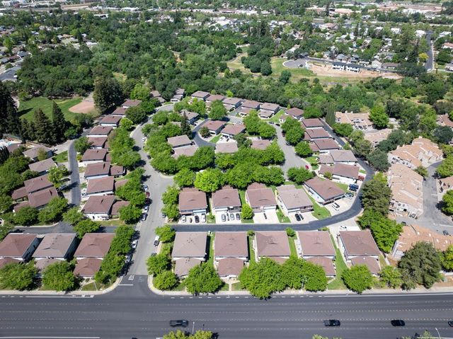 303 Harding Blvd #2, Roseville, CA 95678