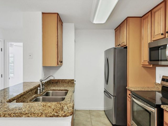 8933 MANOR LOOP 105, Bradenton, FL 34202