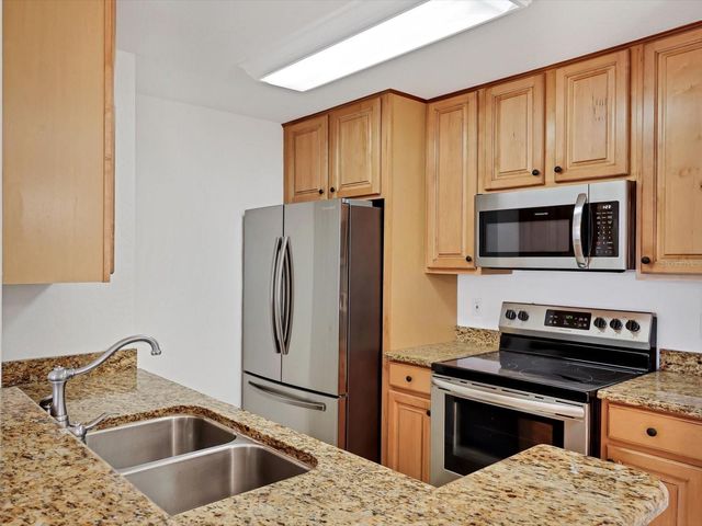 8933 MANOR LOOP 105, Bradenton, FL 34202