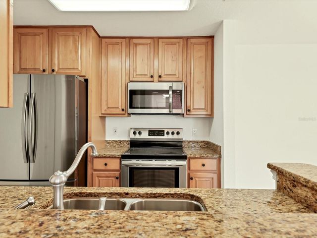 8933 MANOR LOOP 105, Bradenton, FL 34202