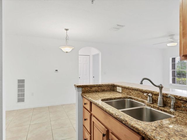8933 MANOR LOOP 105, Bradenton, FL 34202