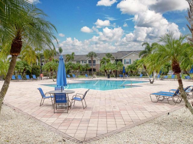 8933 MANOR LOOP 105, Bradenton, FL 34202