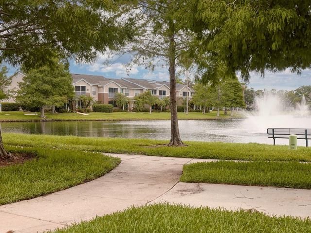 8933 MANOR LOOP 105, Bradenton, FL 34202