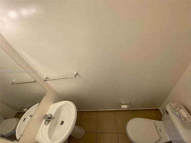 928 SW 3rd St 203, Miami, FL 33130