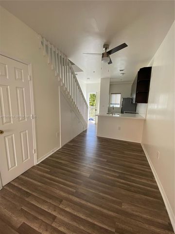 928 SW 3rd St 203, Miami, FL 33130