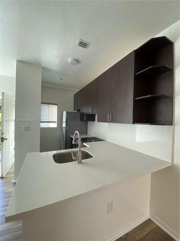 928 SW 3rd St 203, Miami, FL 33130