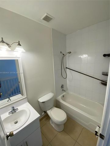 928 SW 3rd St 203, Miami, FL 33130