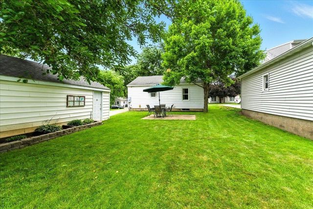 1611 Schreiber Street, Cedar Falls, IA 50613