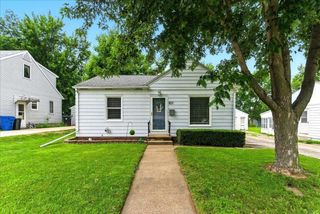 1611 Schreiber Street, Cedar Falls, IA 50613