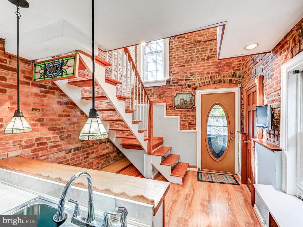 Image 14 of property listing at 2013 N BANK ST, Baltimore, MD 21231