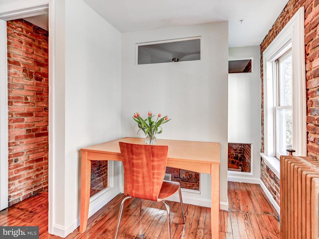 Image 19 of property listing at 2013 N BANK ST, Baltimore, MD 21231