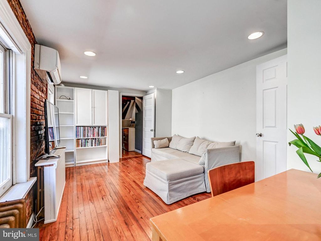 Image 20 of property listing at 2013 N BANK ST, Baltimore, MD 21231