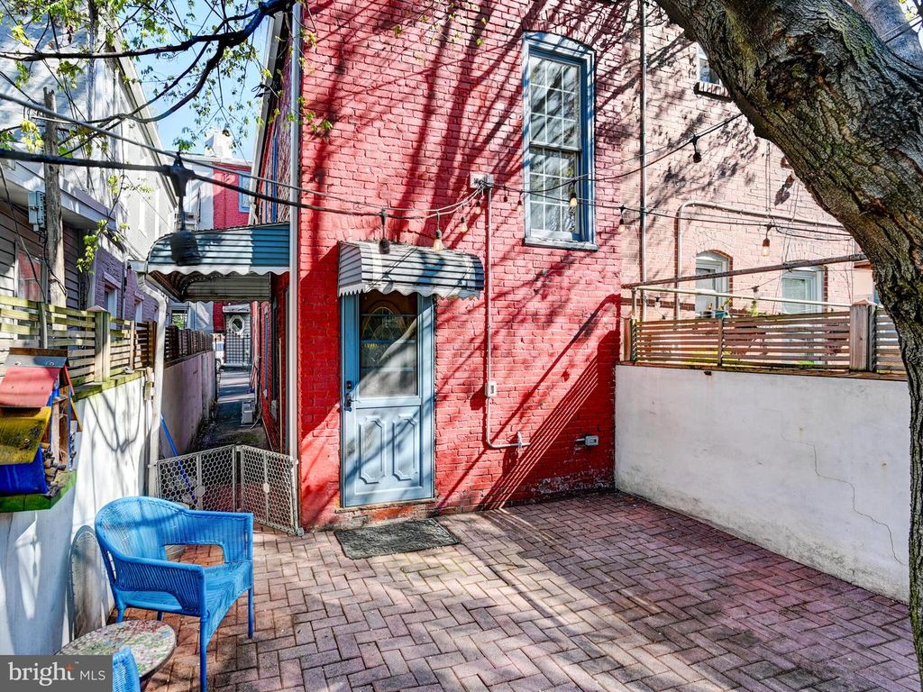 Image 33 of property listing at 2013 N BANK ST, Baltimore, MD 21231