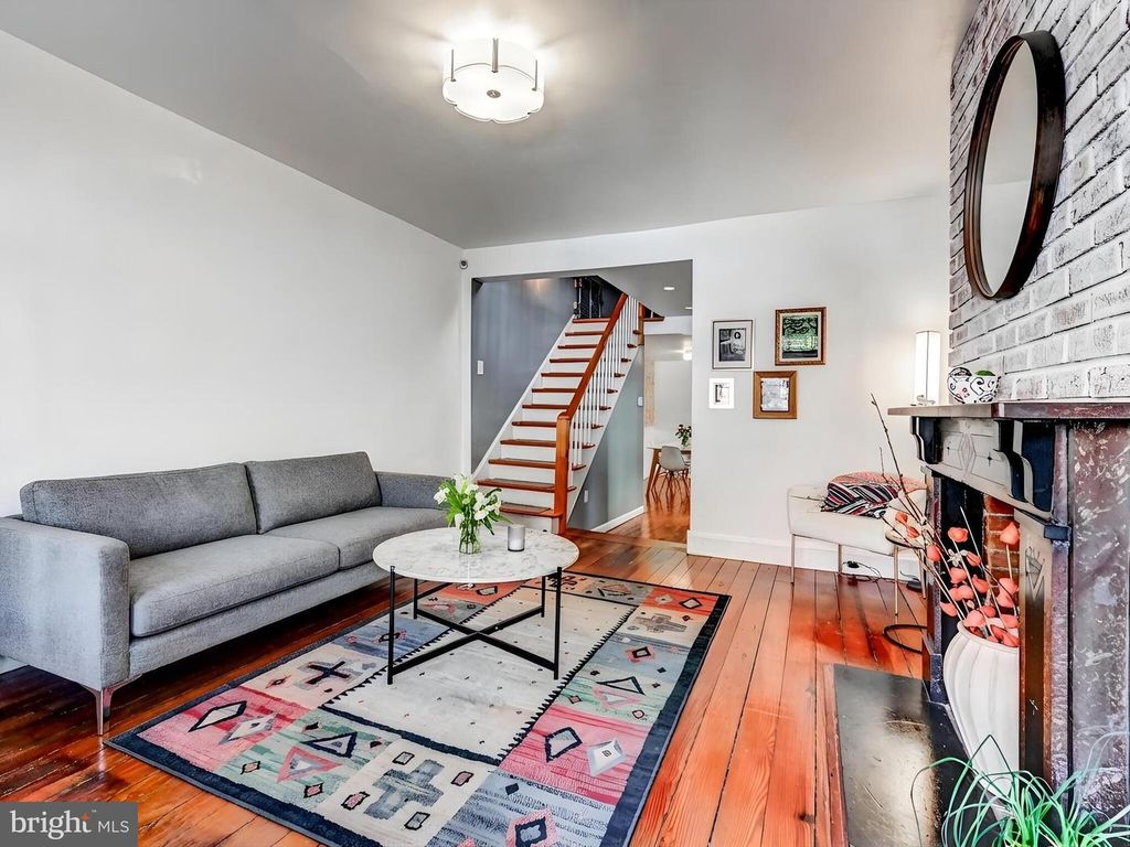 Image 5 of property listing at 2013 N BANK ST, Baltimore, MD 21231