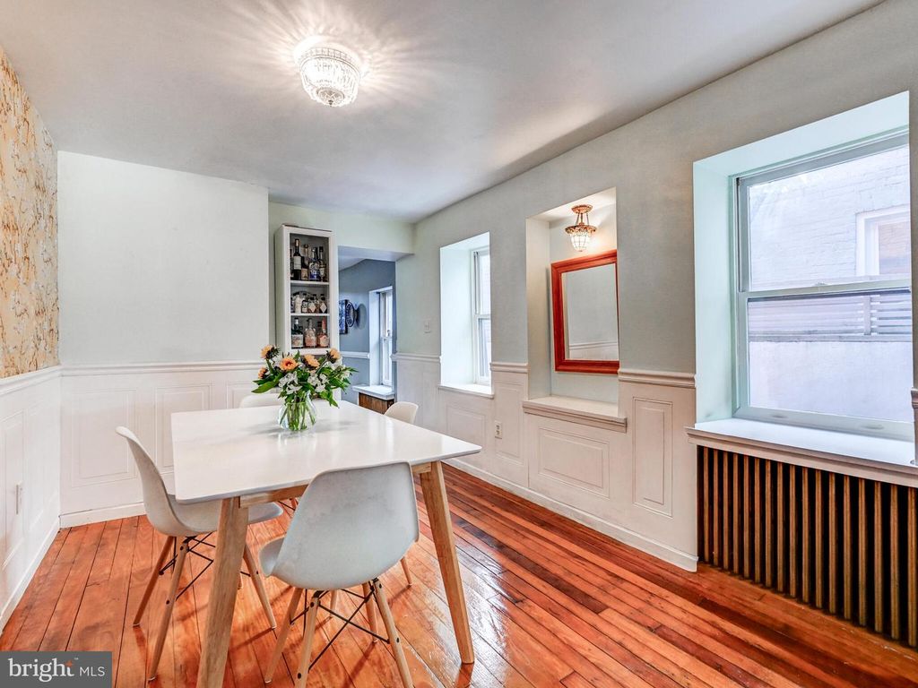 Image 8 of property listing at 2013 N BANK ST, Baltimore, MD 21231