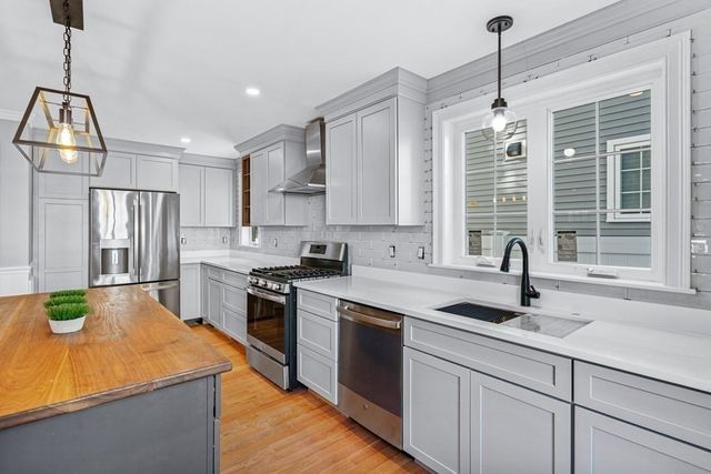 2 Day Street 2, Waltham, MA 02453