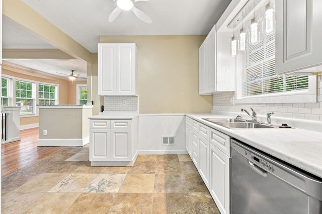 21505 Rockwell Street, Farmington Hills, MI 48336