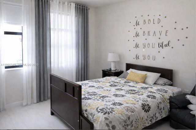 7855 NW 105th Ave, Doral, FL 33178