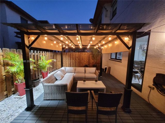 7855 NW 105th Ave, Doral, FL 33178