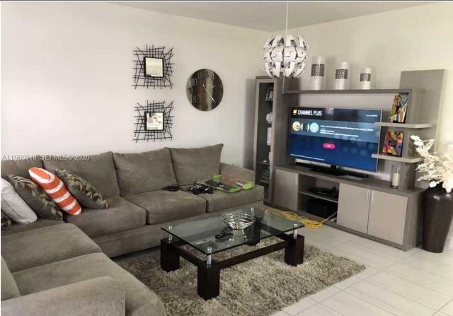 7855 NW 105th Ave, Doral, FL 33178