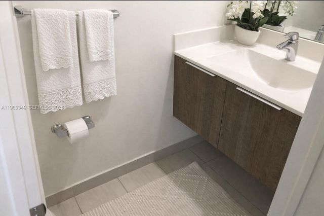 7855 NW 105th Ave, Doral, FL 33178