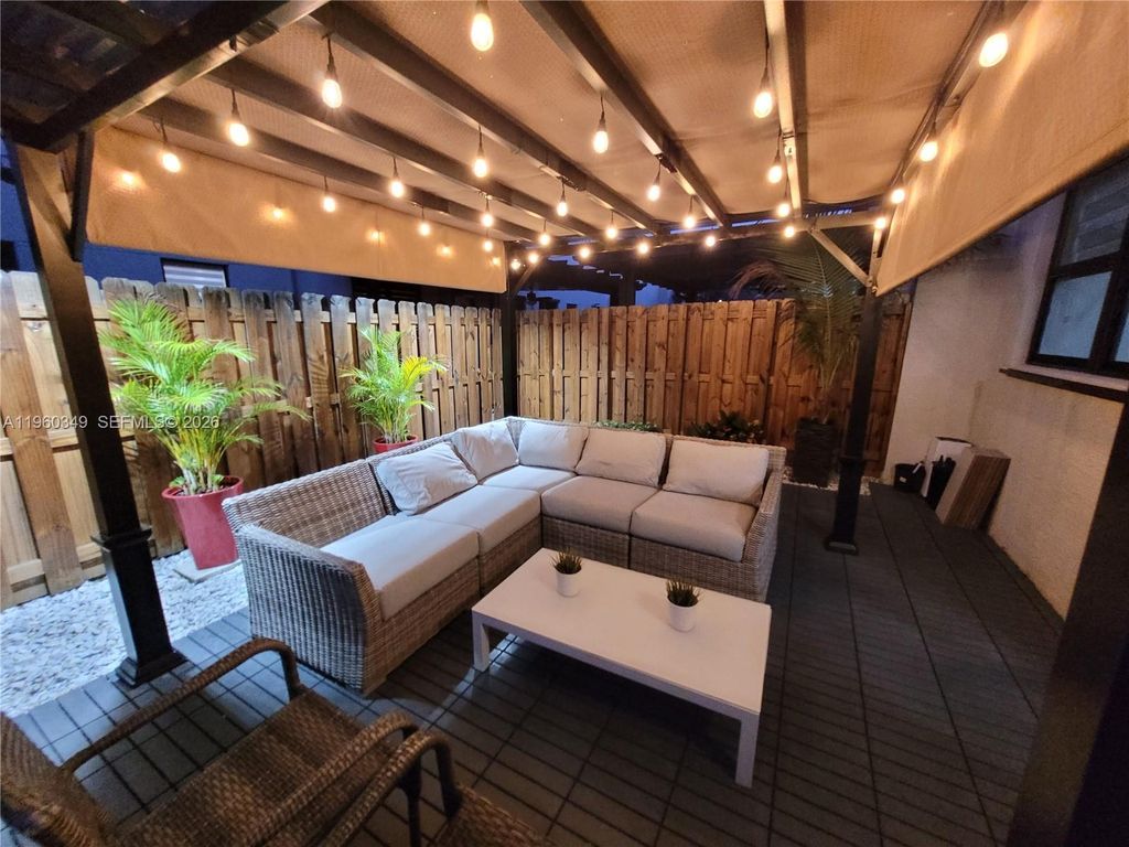 7855 NW 105th Ave, Doral, FL 33178