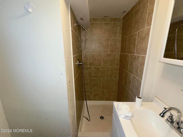 41 Atlantic Street, Keyport, NJ 07735