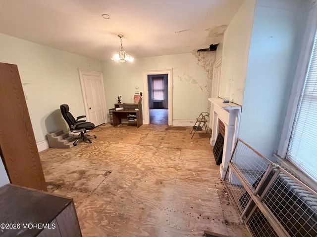 41 Atlantic Street, Keyport, NJ 07735