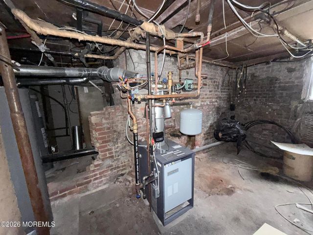 41 Atlantic Street, Keyport, NJ 07735