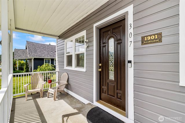 307 3rd Street, Sultan, WA 98294