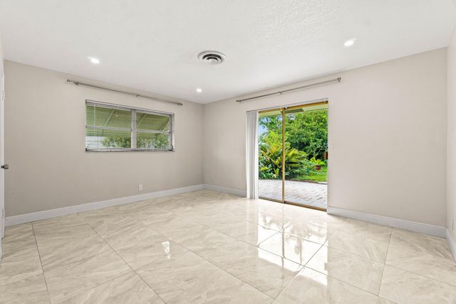 1290 SW 8th Street, Boca Raton, FL 33486