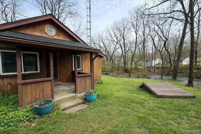 10044 Locust Drive, Tyrone Township, MI 48430