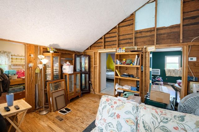 10044 Locust Drive, Tyrone Township, MI 48430