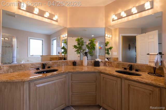 14229 Mandarin Drive, Shelby Charter Township, MI 48315