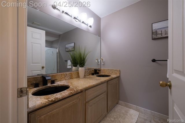 14229 Mandarin Drive, Shelby Charter Township, MI 48315