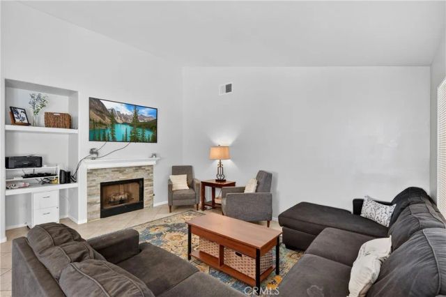 31009 Lausanne, Lake Elsinore, CA 92530