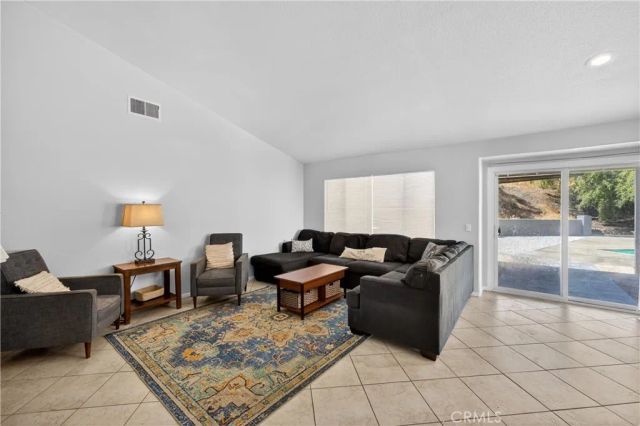 31009 Lausanne, Lake Elsinore, CA 92530
