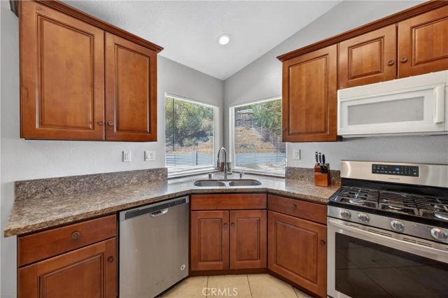 31009 Lausanne, Lake Elsinore, CA 92530