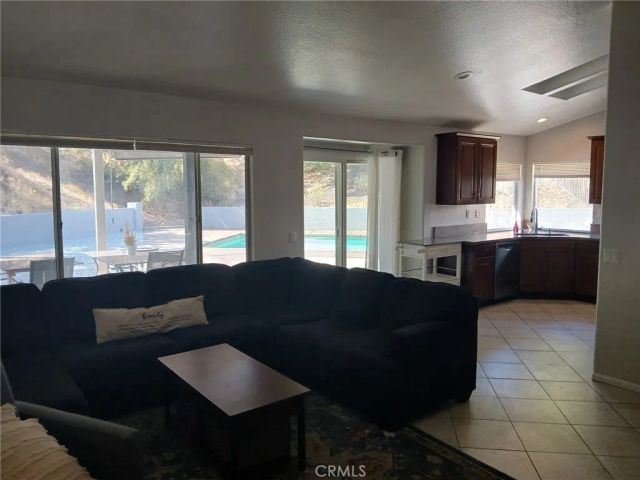 31009 Lausanne, Lake Elsinore, CA 92530