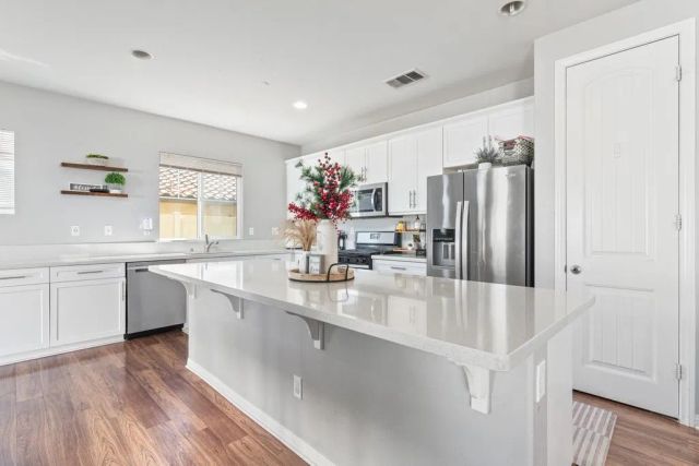 30354 Woodland Hills Street, Murrieta, CA 92563