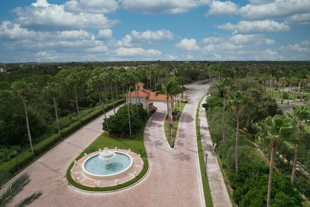 302 NW Toscane Trail, Port St. Lucie, Port St Lucie, FL 34986